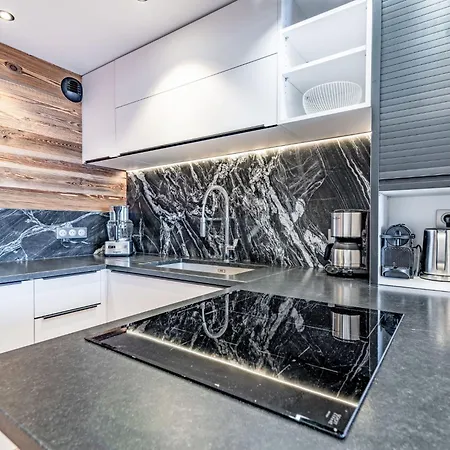 Appartement Le Curling B - Val Claret-43 By Interhome