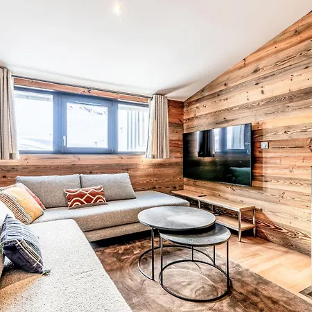 Appartement Le Curling B - Val Claret-43 By Interhome *